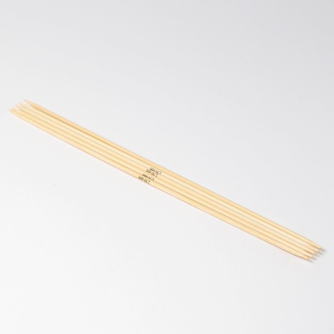 Hjertegarn // STYLE BAMBOO // Strømpepinde 20 cm i bambus str. 2,5 mm